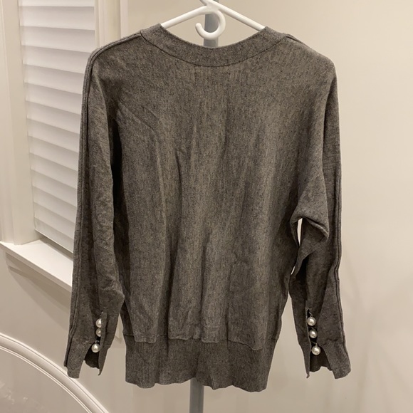 sweater - Picture 2 of 5